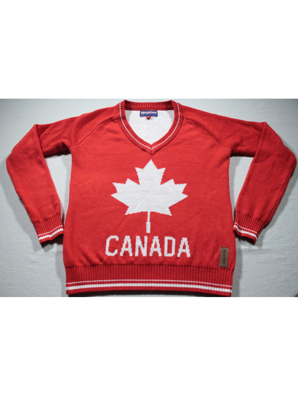 Women's Canada Sweater Tipsyelves M Holiday Christmas